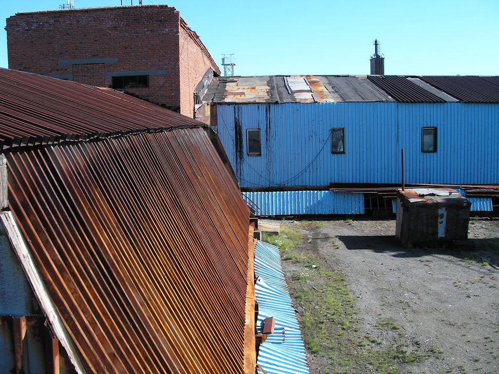 Backyard of Norilsk Vega MS technical facility